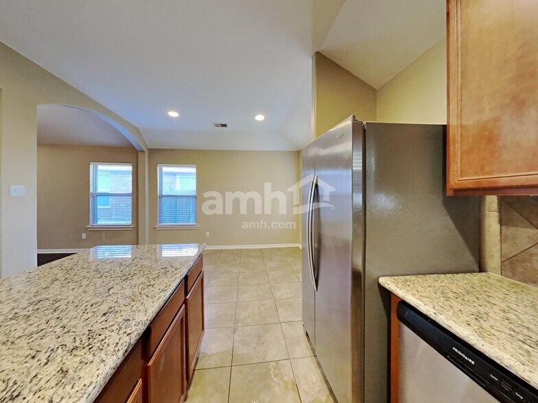 Building Photo - 5318 Rio Dr