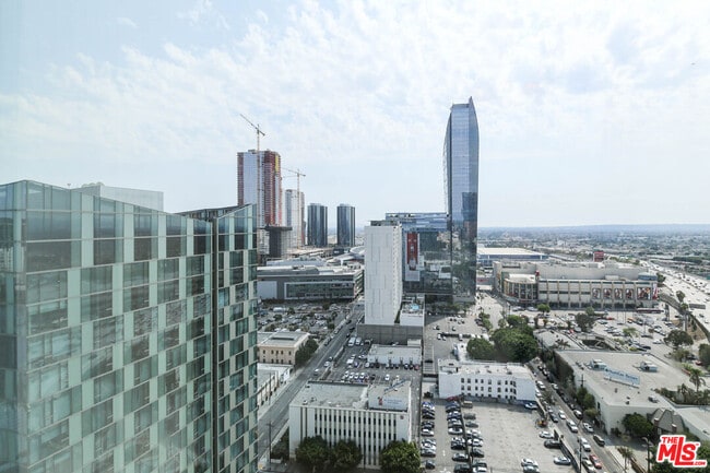 Building Photo - 889 Francisco St