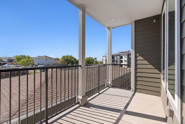 Building Photo - 12100 1/2 Ferrystone Glen Drive-SI ID1343246P