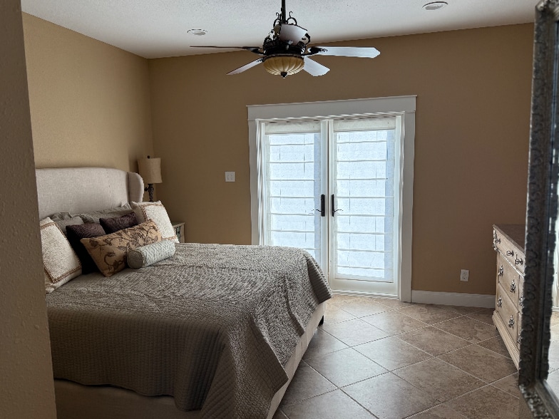 Building Photo - 3045 Red Bluff Cir