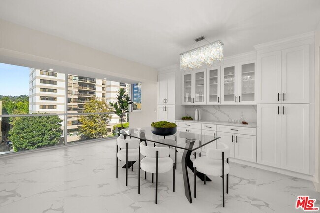 Building Photo - 10450 Wilshire Blvd