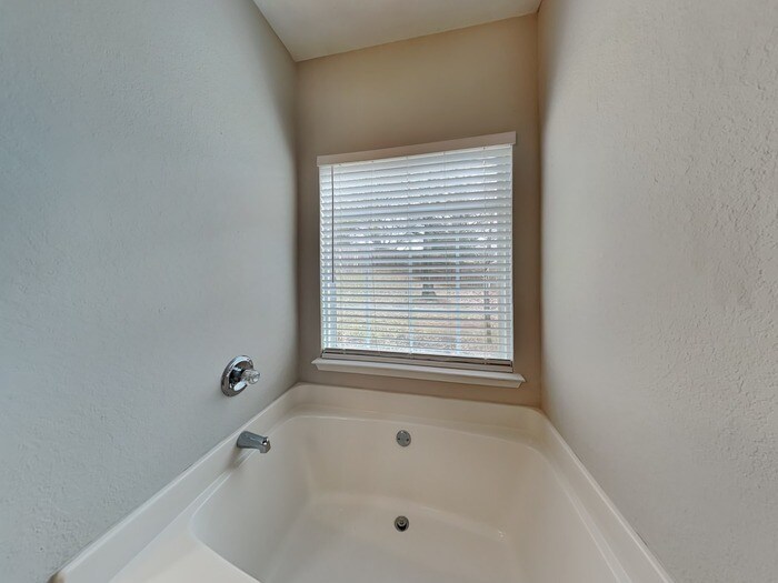 Building Photo - 285 Jerome Ct