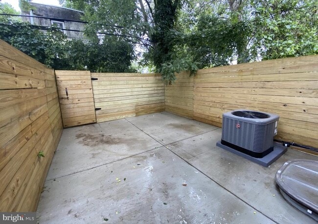 Building Photo - 4936 W Thompson St