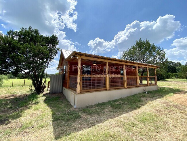 Building Photo - 624 Deer Creek Dr W