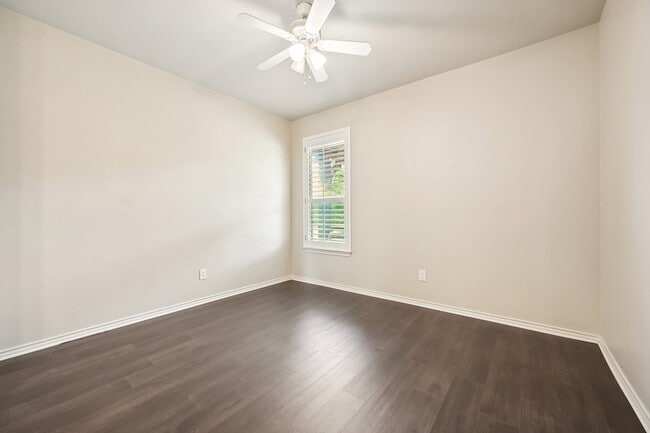 Building Photo - 1380 Meandro Ria Ln
