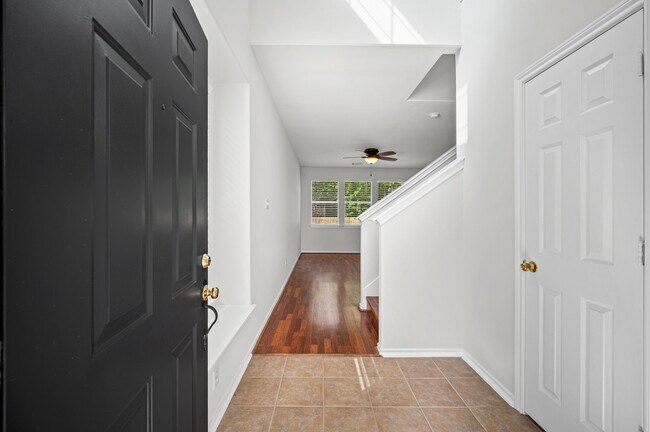 Building Photo - 36 Ledgestone Pl