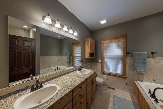 Building Photo - 1608 Gale Ct