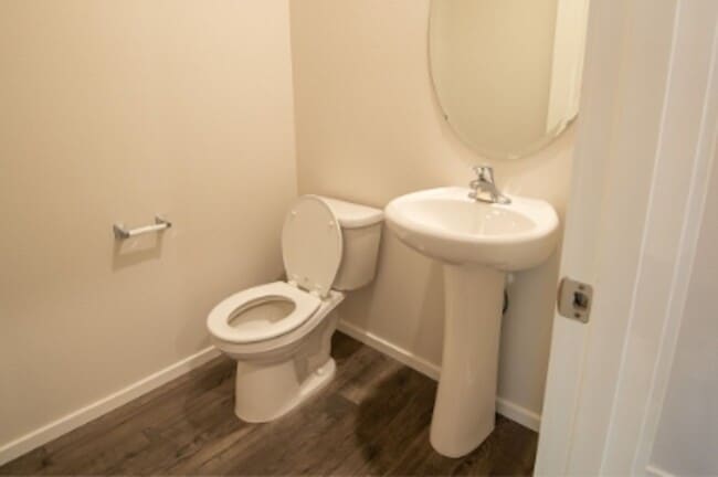 Building Photo - Beautiful newer construction 4 bed, 2.5 ba...