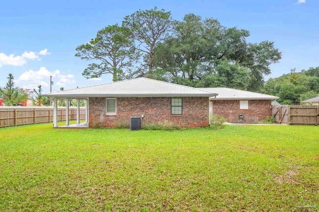 Building Photo - 4624 Santa Rosa Dr
