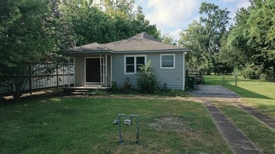 Building Photo - 1214 Carby Rd
