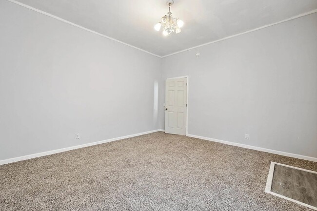 Building Photo - 3100 S Mulberry St