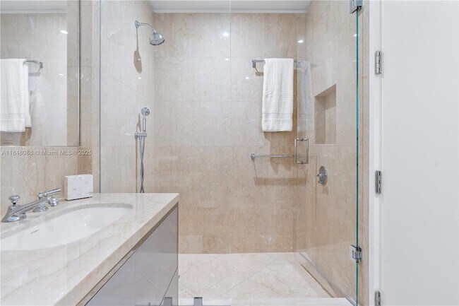 Building Photo - 15701 Collins Ave