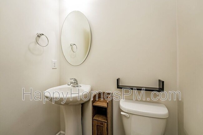 Building Photo - 514 Adalina Dr