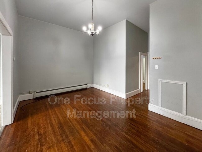 Building Photo - 109 1/2 E Main St