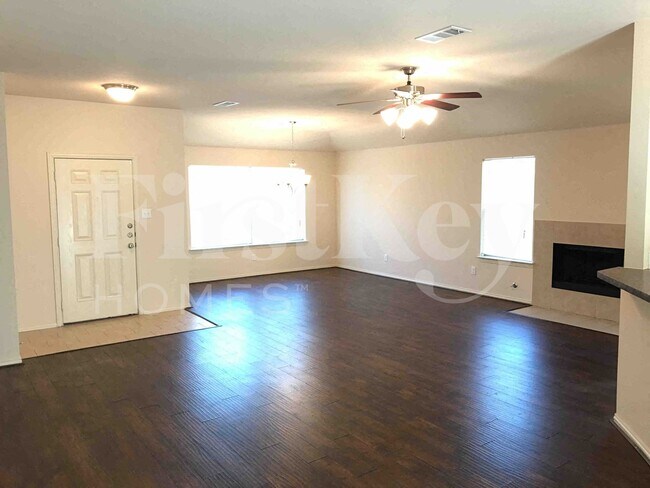 Building Photo - 1218 Jewel Ln