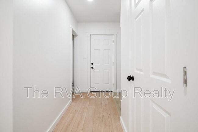 Building Photo - 5408 Westbourne Dr