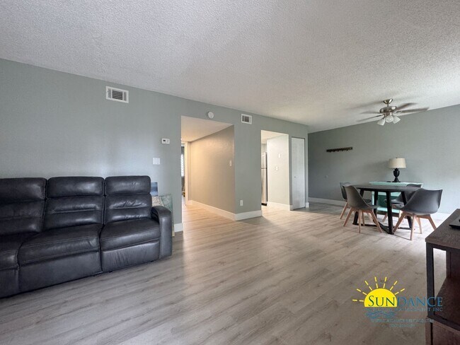 Building Photo - Waterfront 2 Bedroom Condo in Fountainhead!