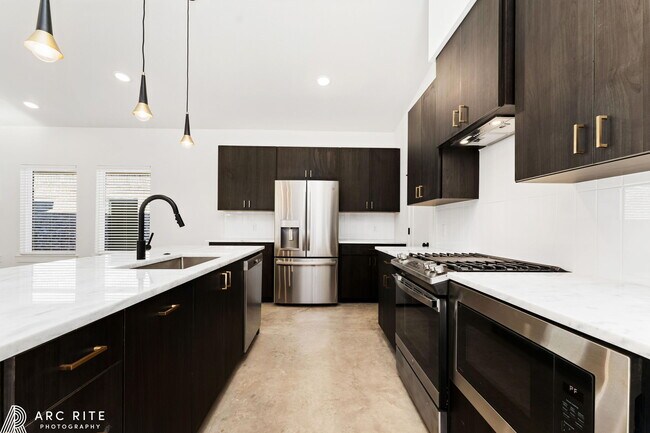 Building Photo - 4521 22nd Pl