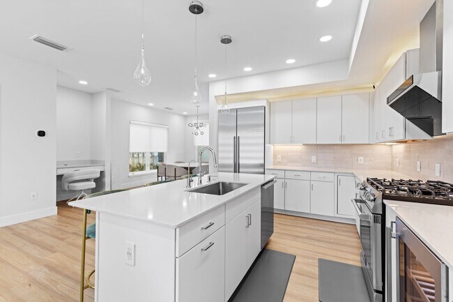 Building Photo - 3304 SW 49th Terrace