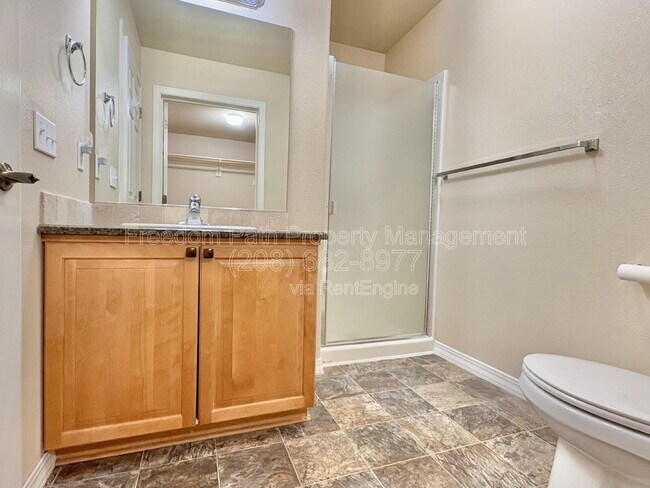 Building Photo - 310 N Promenade Loop