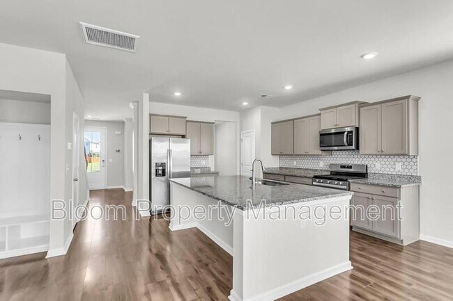 Building Photo - 425 Ribiero Dr