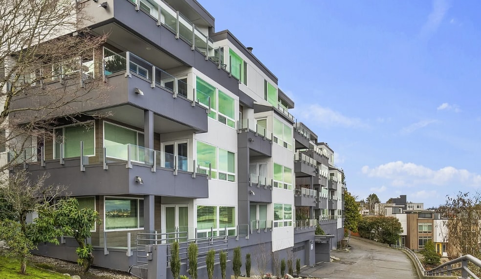 Building Photo - 1768 Aurora Ave N