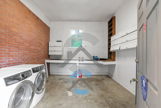 Building Photo - 6214 H St