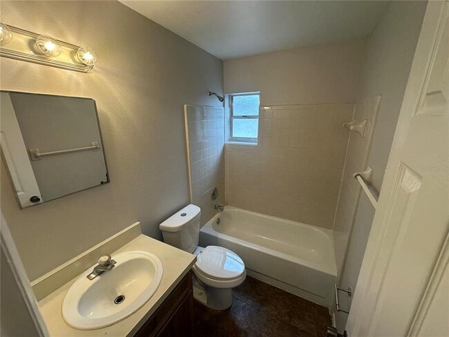 Building Photo - 1812 Bonneville Dr