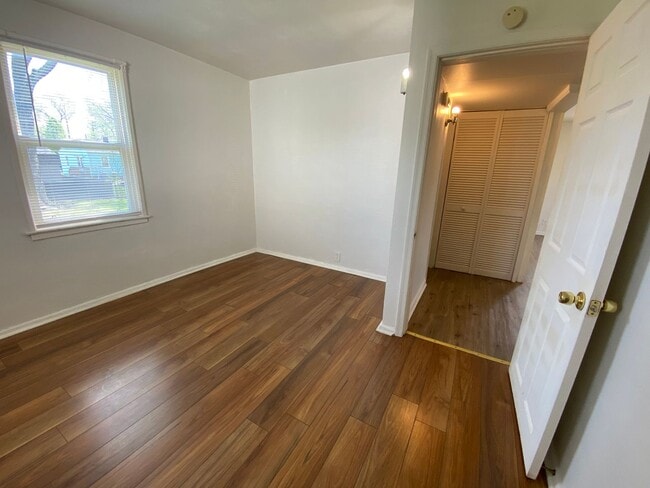 Building Photo - Quaint 2 Bedroom 1 Bathroom single family ...