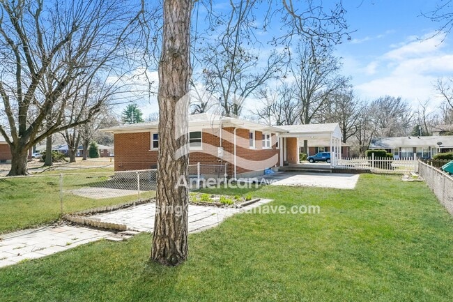 Building Photo - 320 St Eugene Ln