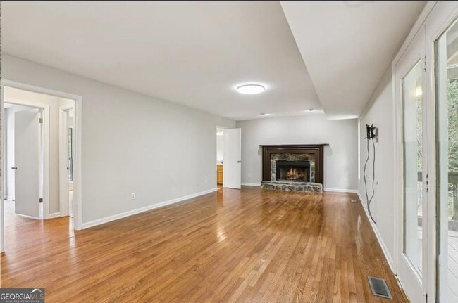 Building Photo - 270 St Simons Cove