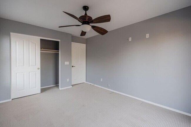 Building Photo - For Lease Beautifully Updated 4-bedroom, 2.5-Bathroom +Den, 1st Floor Office Gem, With a 2-car At...