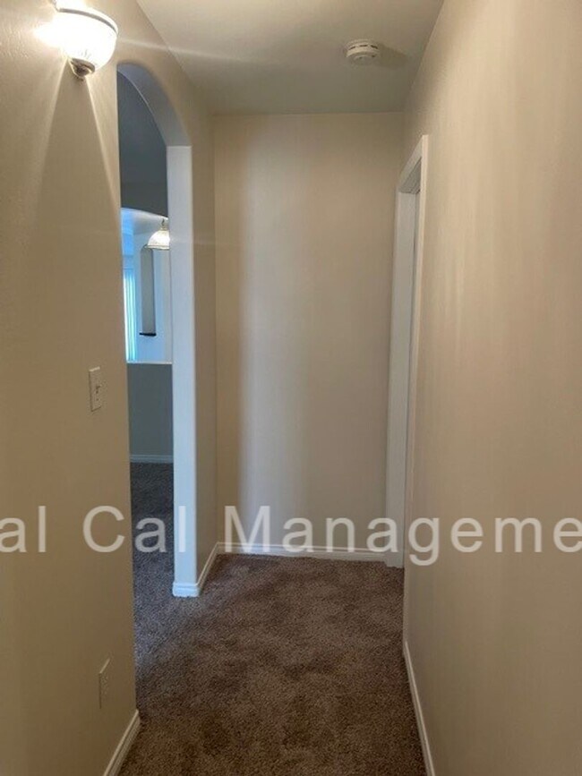 Building Photo - 5 Bedroom, 2 Bath Home in Desired Northwest - $2895 Per Month!
