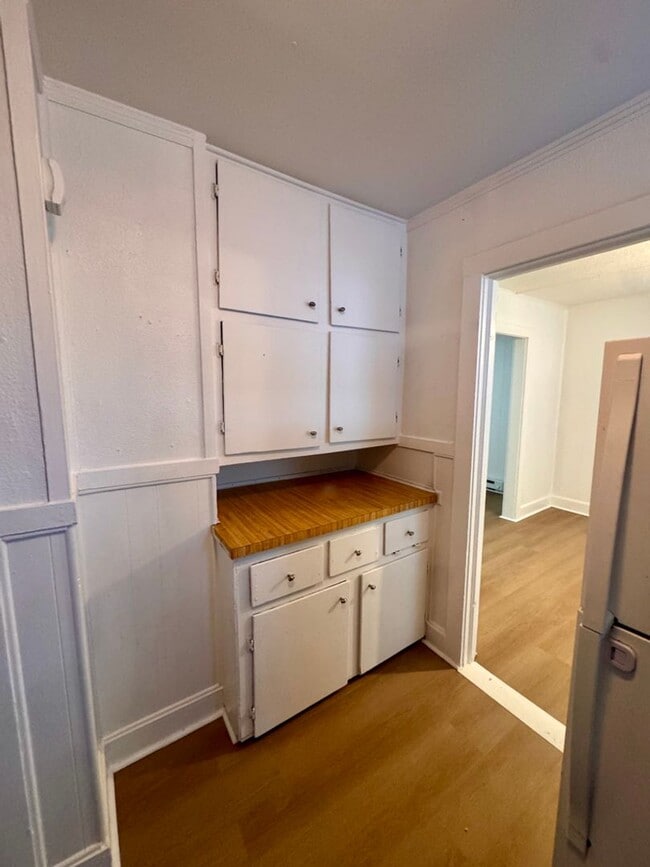 Building Photo - 1004-1006 Elliston Street