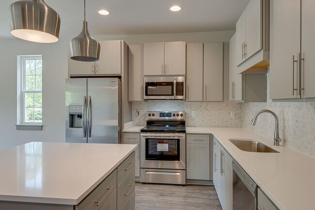 Building Photo - West Nashville Townhome