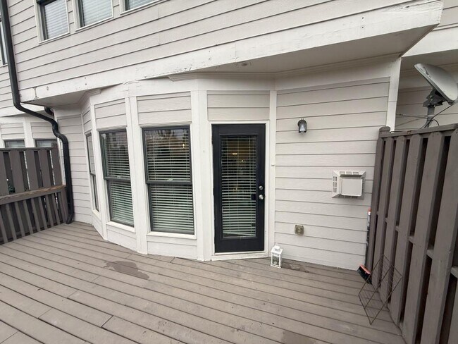 Building Photo - 3659 Chicago St NW