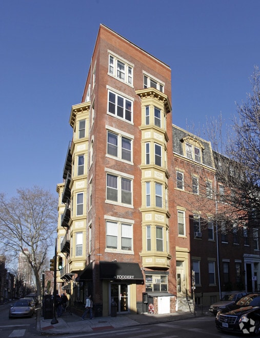 Building Photo - The Kenmar