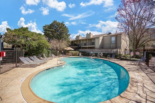 Building Photo - 5711 Sugar Hill Dr