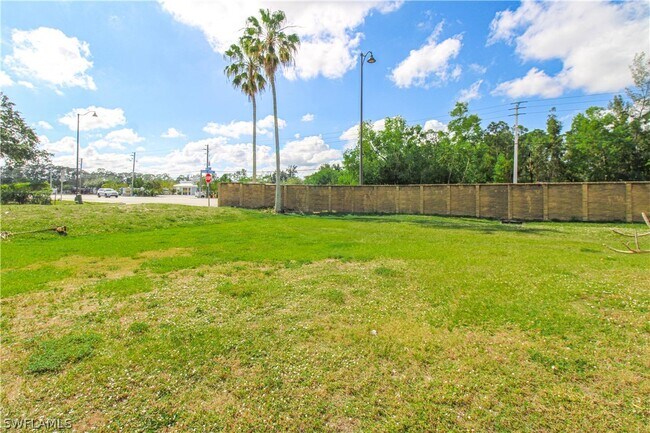 Building Photo - 10101 Sandy Hollow Ln