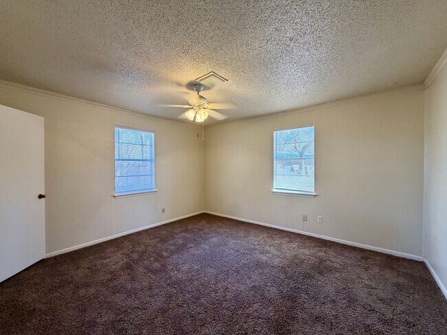 Building Photo - Single Family Home | Midway ISD