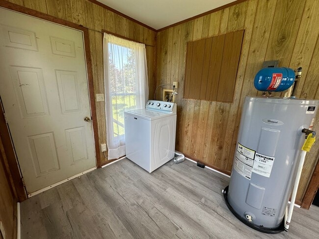 Building Photo - Spacious house in Brookville school distri...