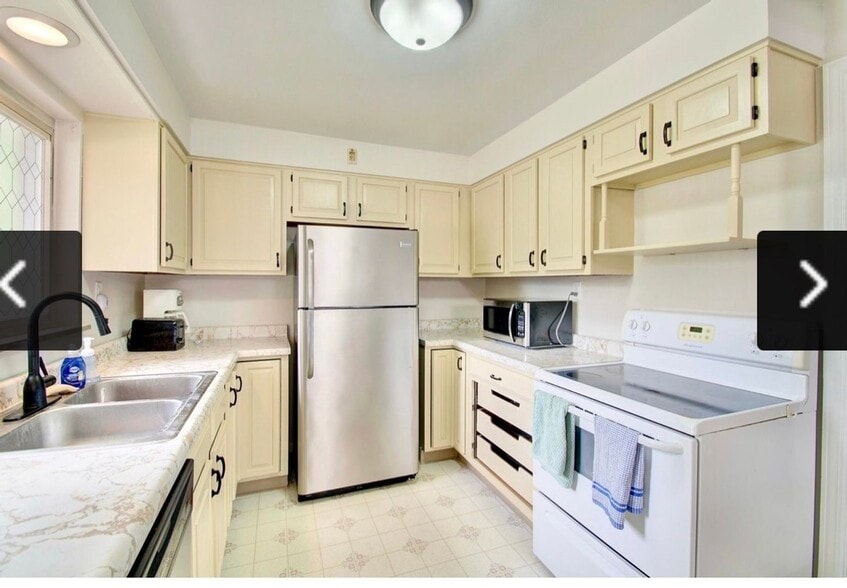 Building Photo - 2401 Carlisle Ave