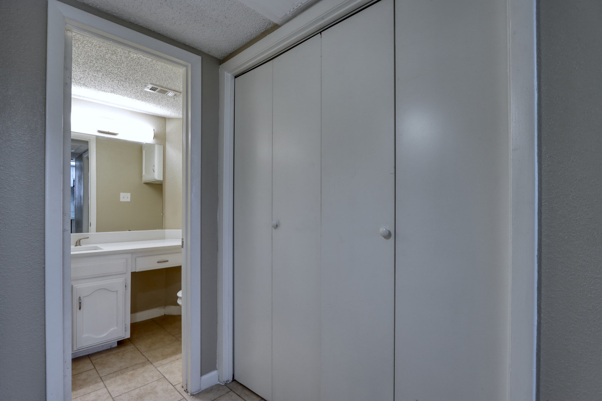 Building Photo - 711 Harbour Town Dr