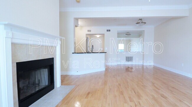 Building Photo - 11624 Tomahawk Creek Pkwy