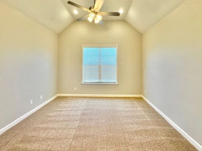Building Photo - Now Leasing a 4-Bedroom 3 Bath Home In Som...