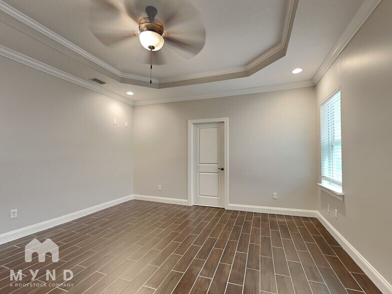 Building Photo - 3520 Hawthorn Way