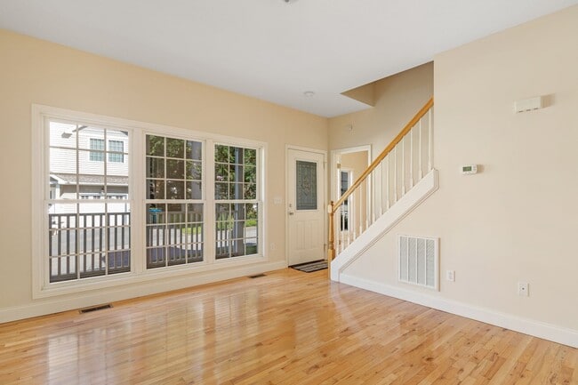 Building Photo - 36 Winterwind Dr