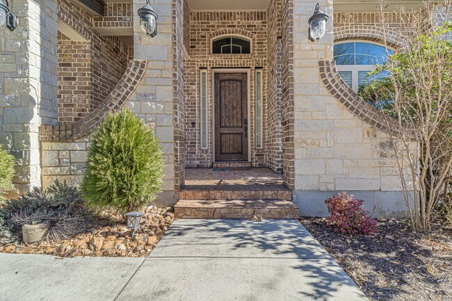 Building Photo - GORGEOUS 4 BED / 2 BATH HOUSE FOR RENT!