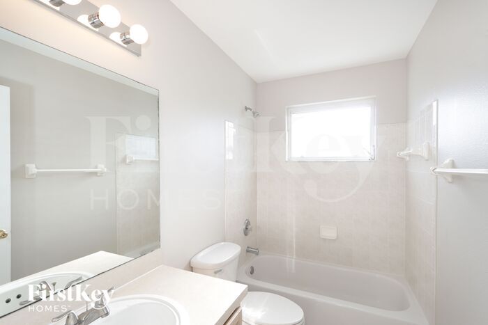 Building Photo - 10421 Goldenbrook Way