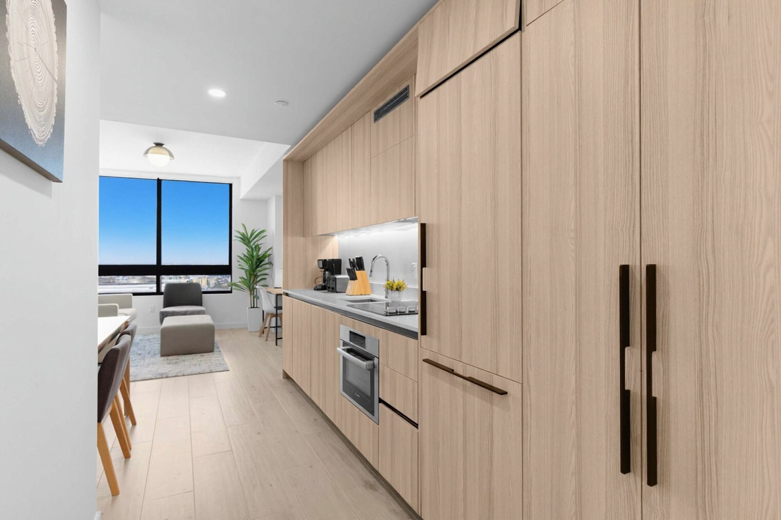 Building Photo - 225 N Miami Ave